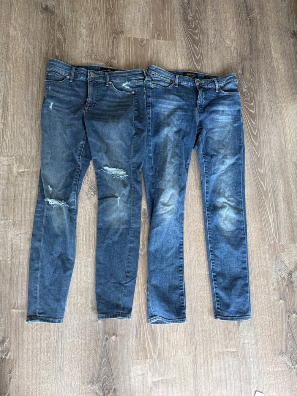 Lucky Brand Women's Blue Distressed Skinny Jeans Pair